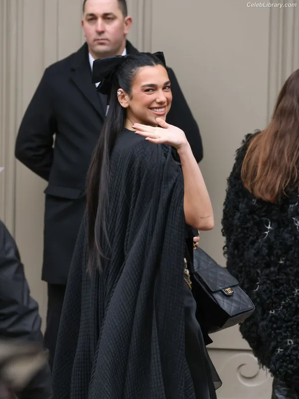 Dua Lipa photo 3 of 7804