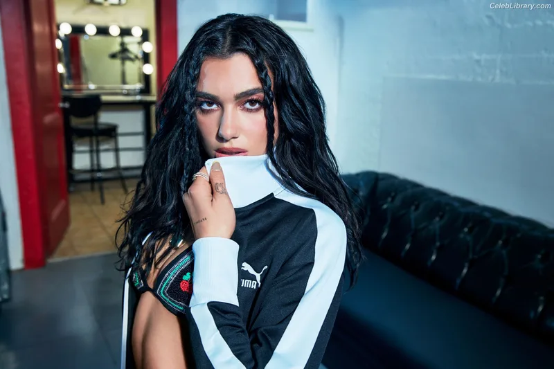 Dua Lipa photo 13 of 7804
