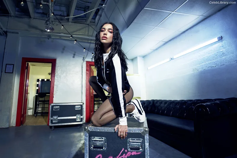 Dua Lipa photo 15 of 7804