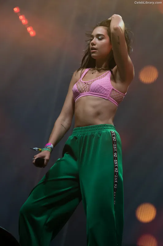 Dua Lipa photo 19 of 7804