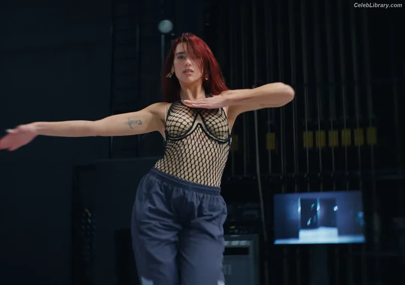 Dua Lipa photo 9 of 7804