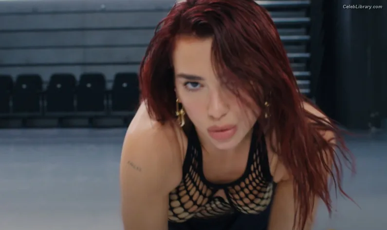 Dua Lipa photo 11 of 7804
