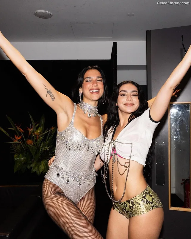 Dua Lipa photo 19 of 7804