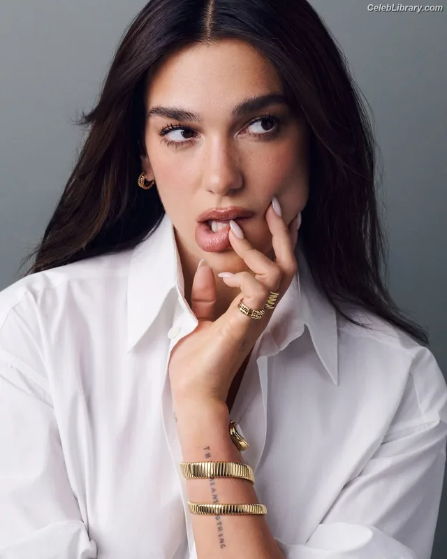 Dua Lipa photo 13 of 7804