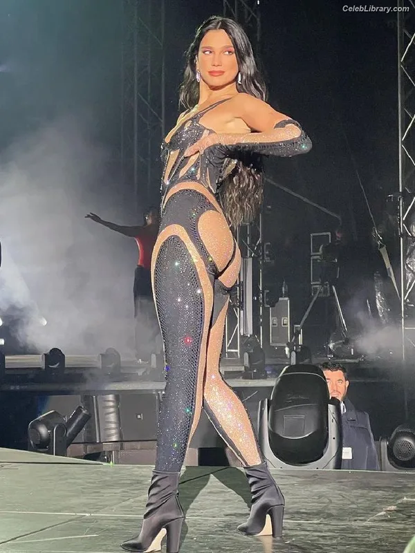 Dua Lipa photo 16 of 7804