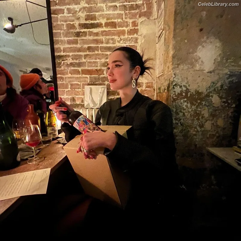 Dua Lipa photo 24 of 7804
