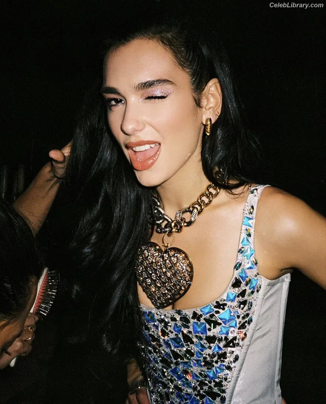 Dua Lipa photo 4 of 7804