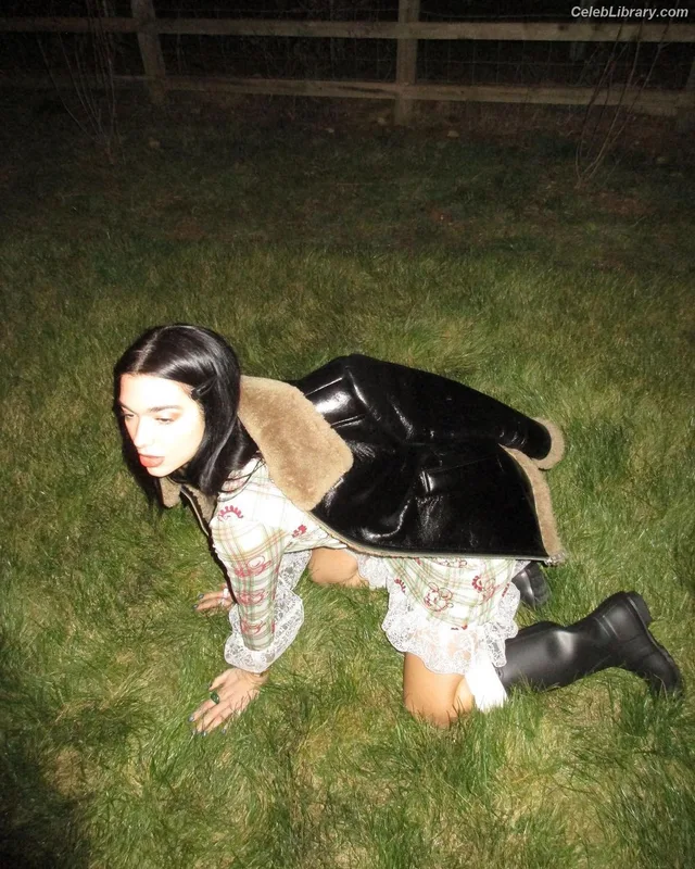 Dua Lipa photo 10 of 7804