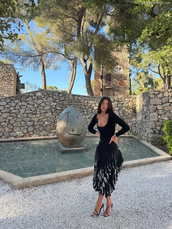 Dua Lipa photo 17 of 7804