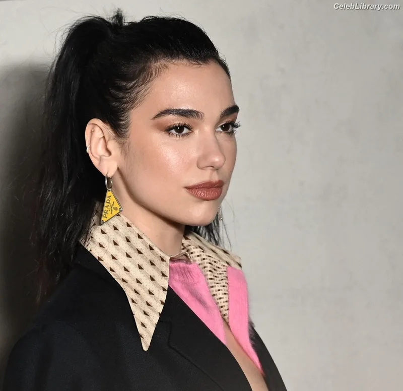 Dua Lipa photo 21 of 7804