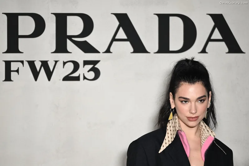 Dua Lipa photo 23 of 7804