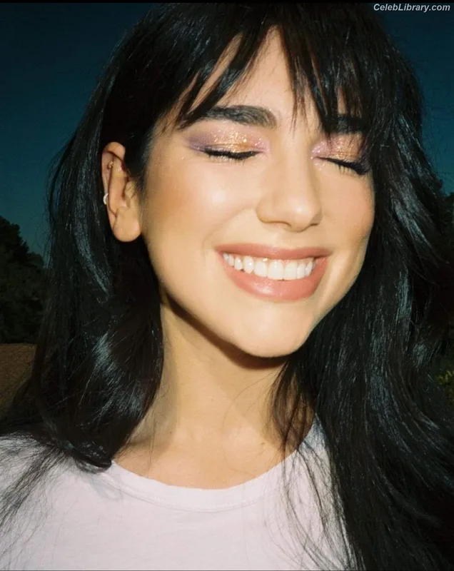 Dua Lipa photo 7 of 7804