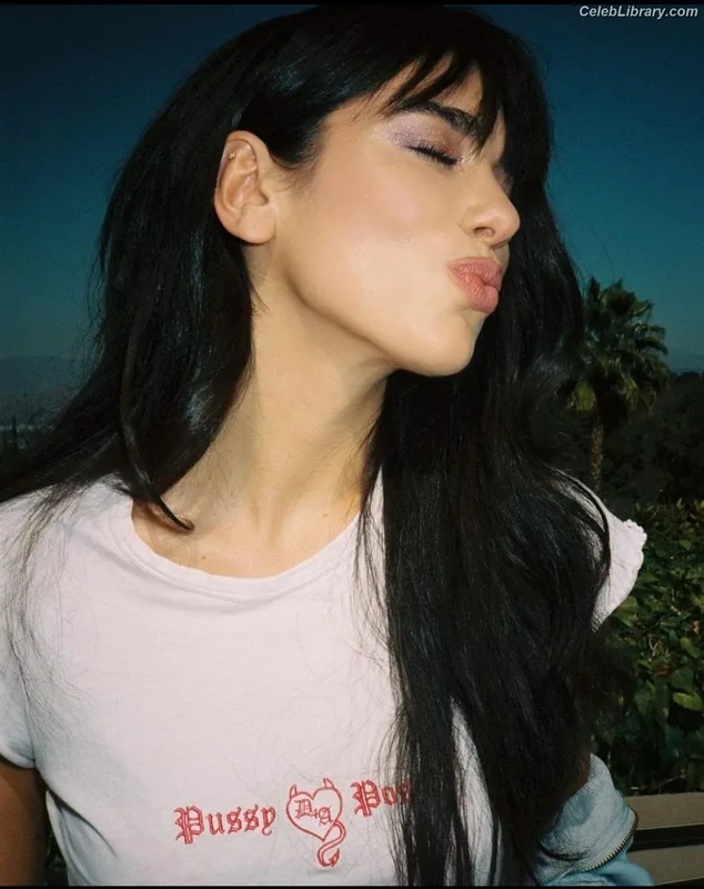 Dua Lipa photo 8 of 7804