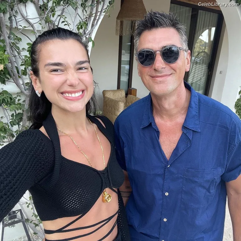 Dua Lipa photo 17 of 7804