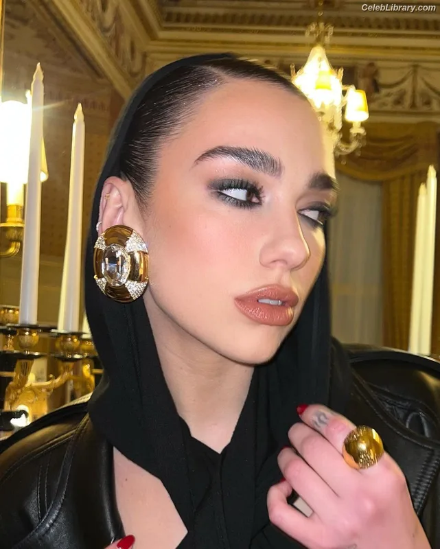 Dua Lipa photo 24 of 7804