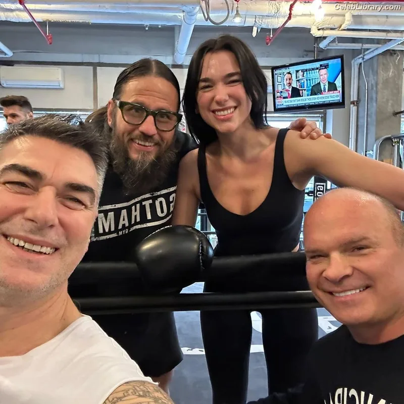 Dua Lipa photo 5 of 7804