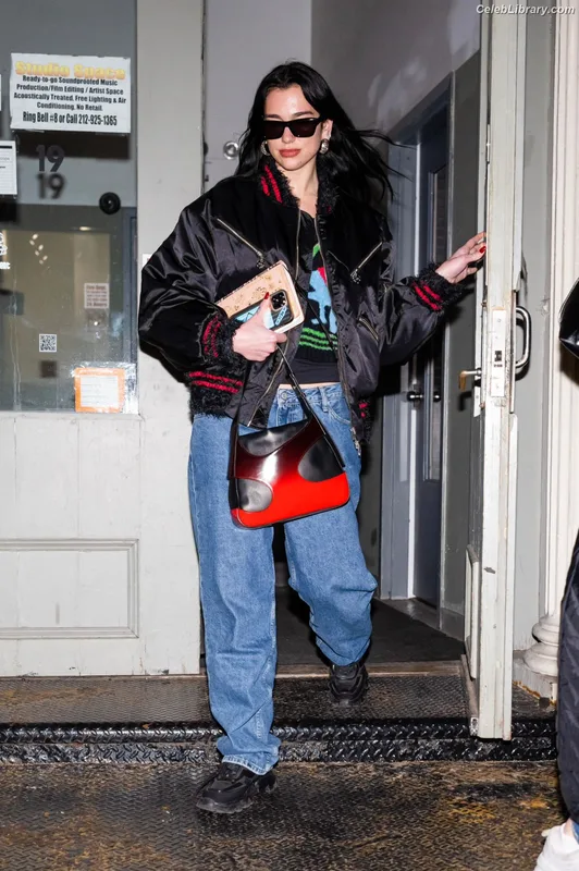 Dua Lipa photo 8 of 7804