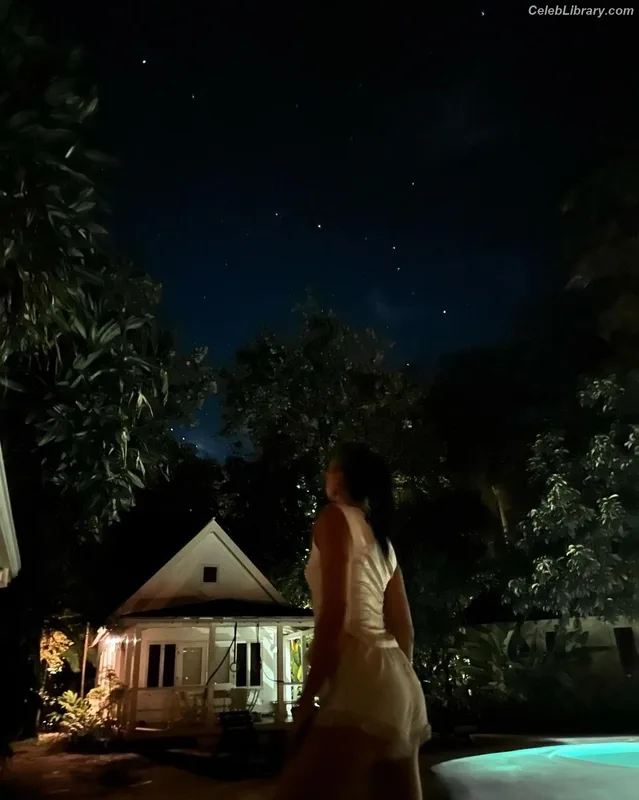 Dua Lipa photo 10 of 7804