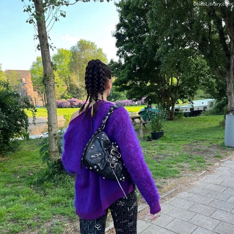 Dua Lipa photo 15 of 7804