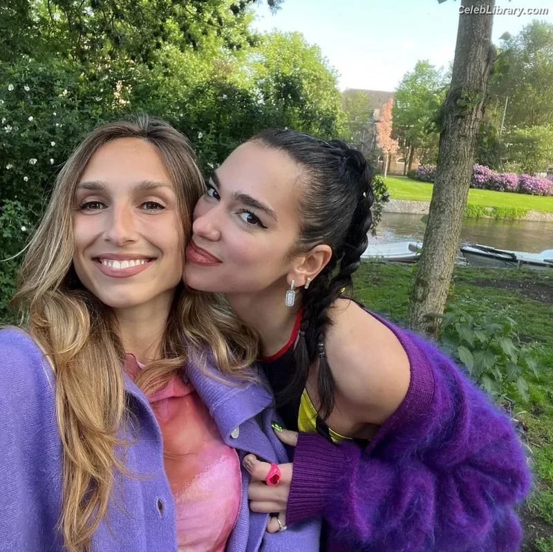 Dua Lipa photo 16 of 7804