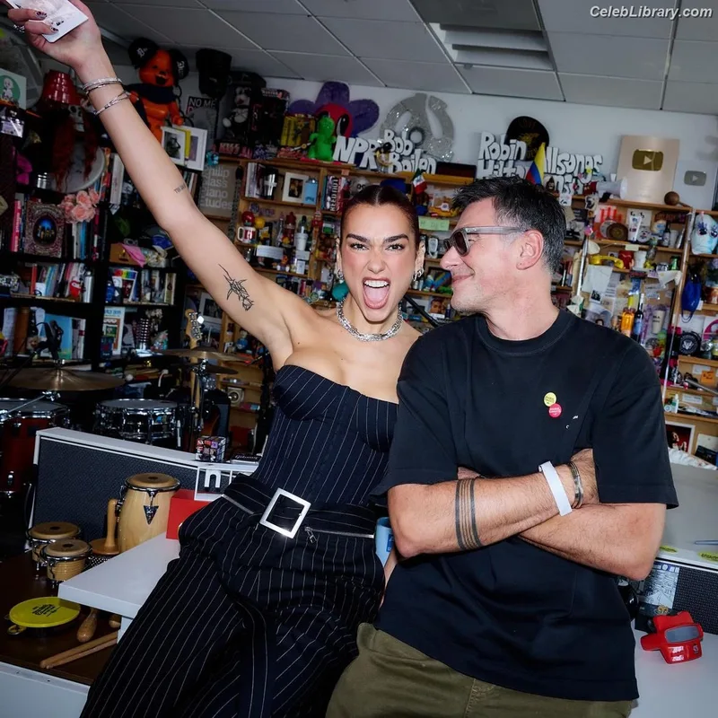 Dua Lipa photo 14 of 7804