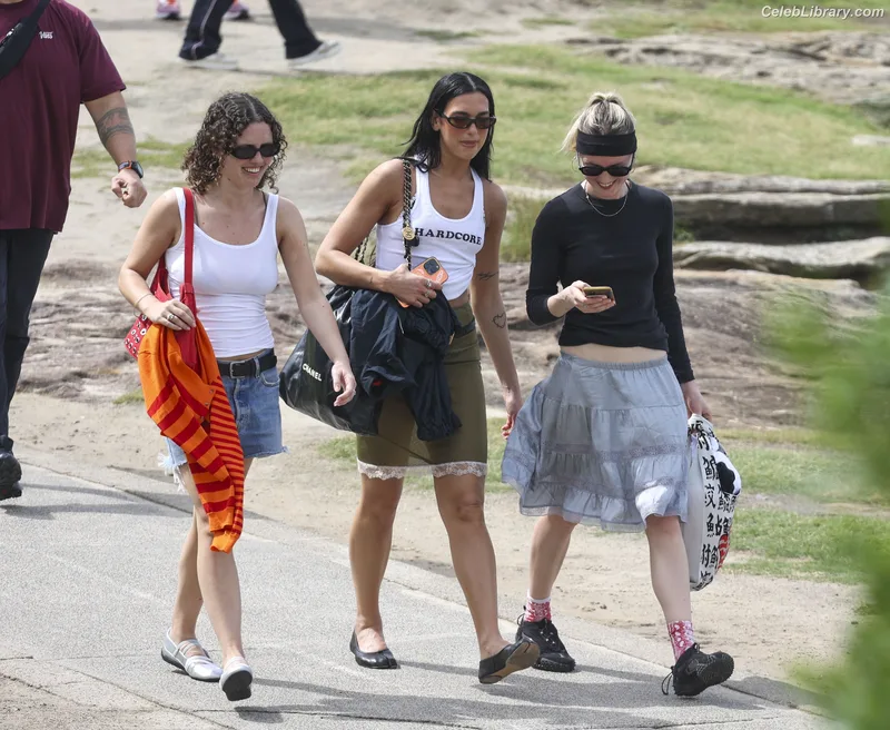 Dua Lipa photo 16 of 7804