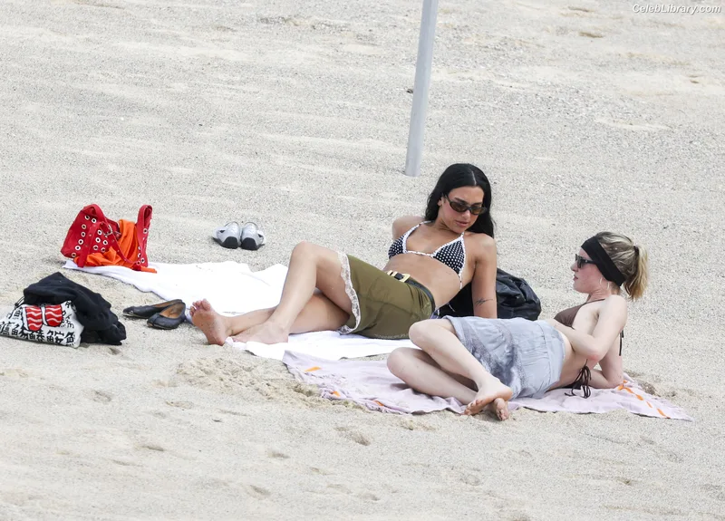 Dua Lipa photo 4 of 7804