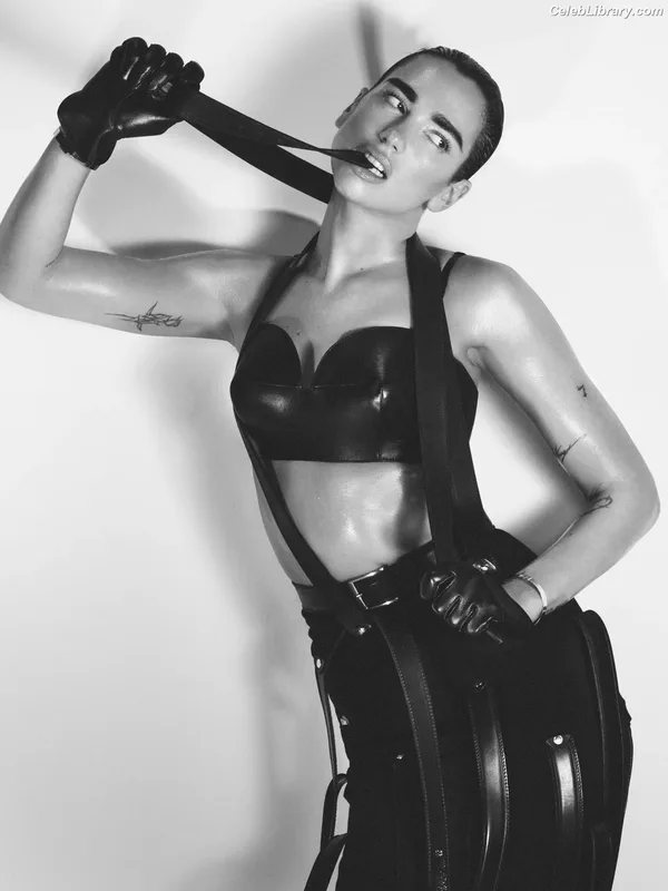Dua Lipa photo 17 of 7804