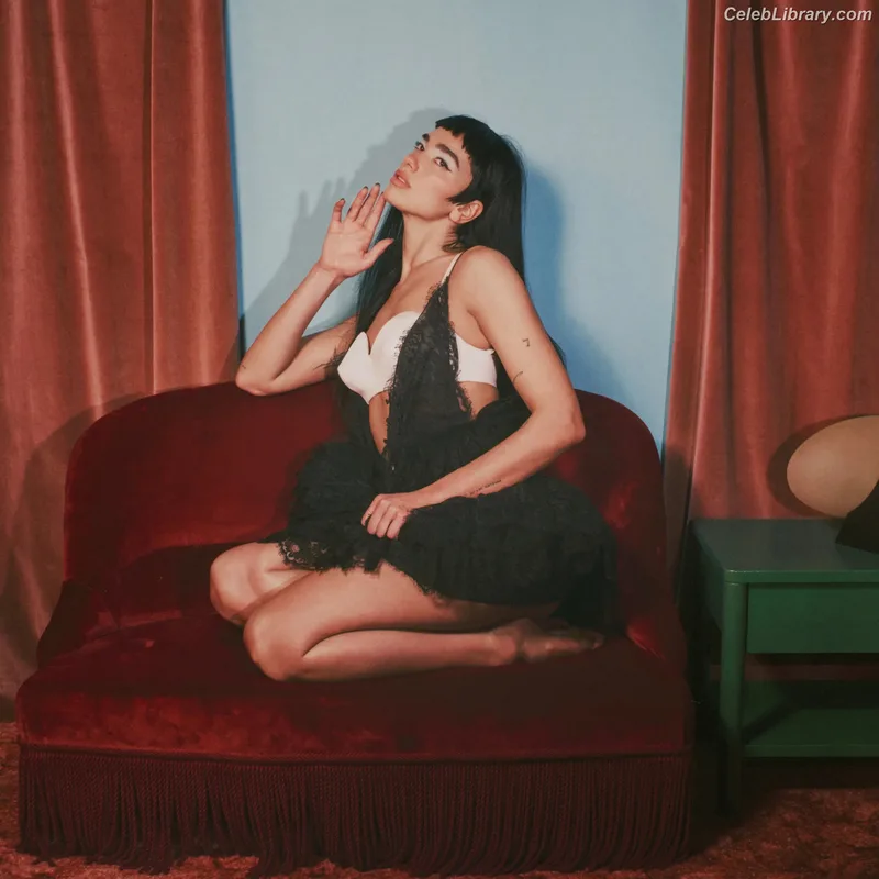 Dua Lipa photo 21 of 7804