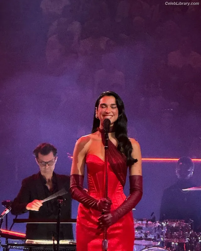 Dua Lipa photo 5 of 7804