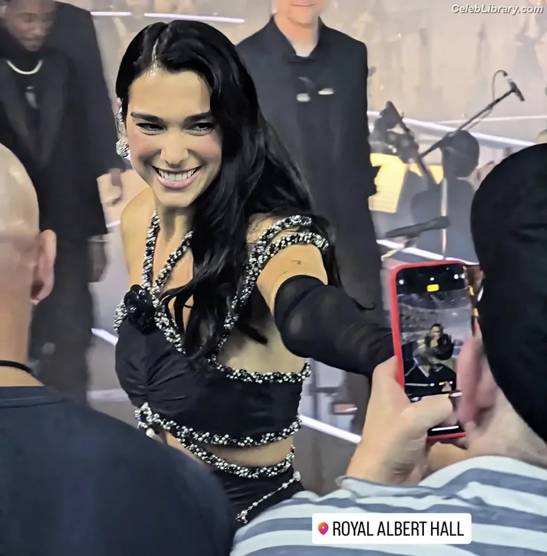 Dua Lipa photo 13 of 7804