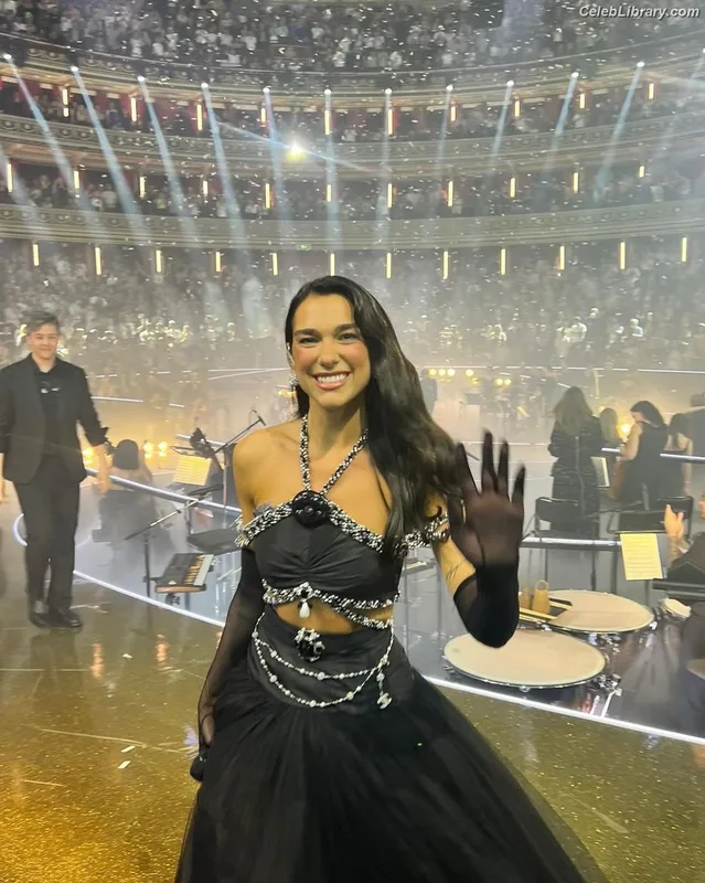 Dua Lipa photo 18 of 7804