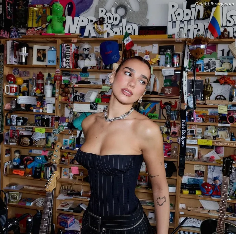 Dua Lipa photo 18 of 7804