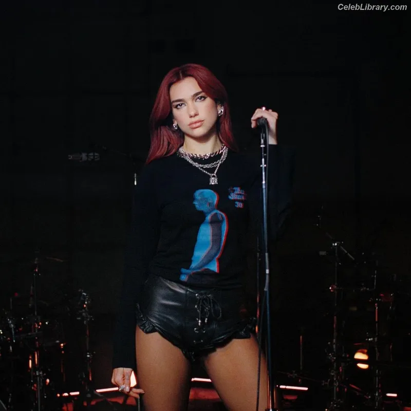 Dua Lipa photo 11 of 7804