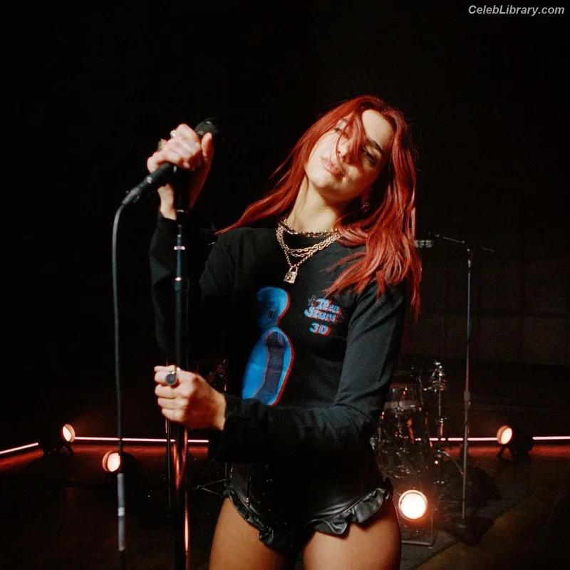 Dua Lipa photo 12 of 7804