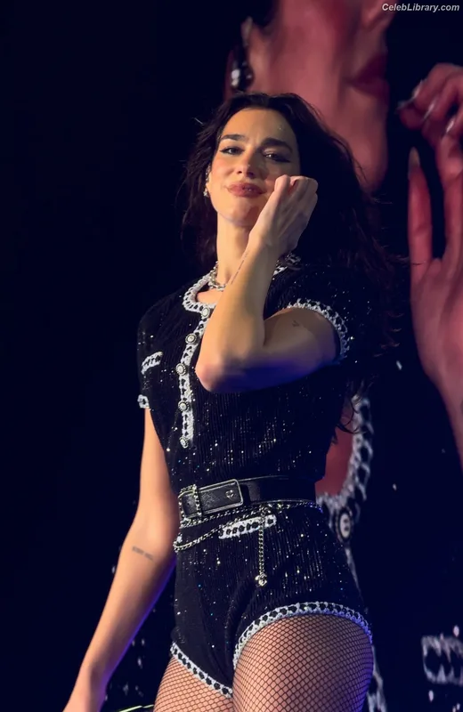 Dua Lipa photo 15 of 7804