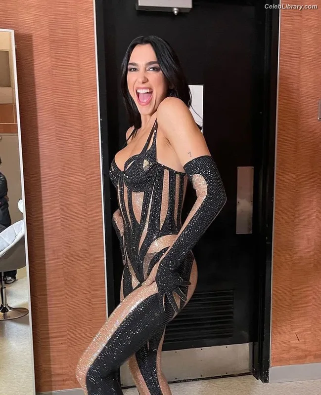 Dua Lipa photo 16 of 7804