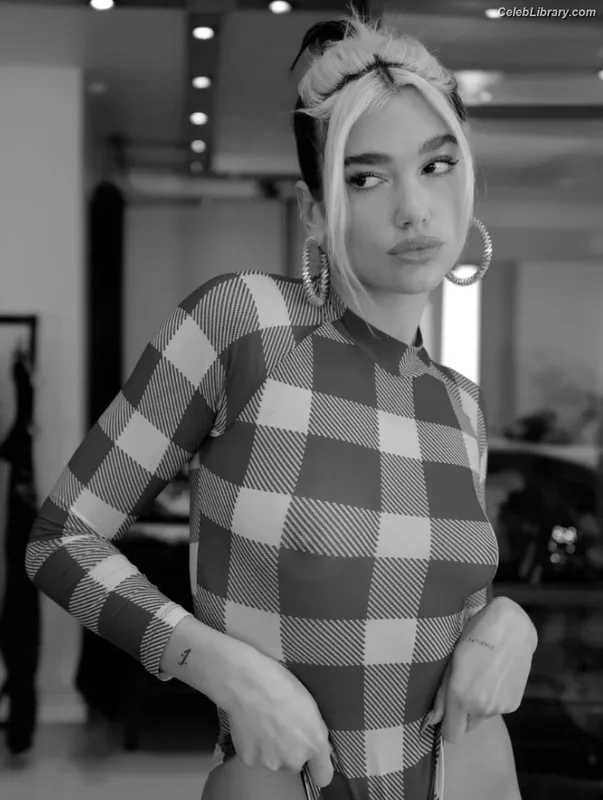 Dua Lipa photo 14 of 7804