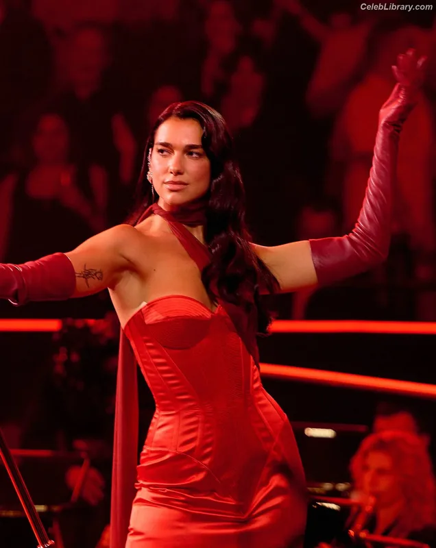 Dua Lipa photo 16 of 7804