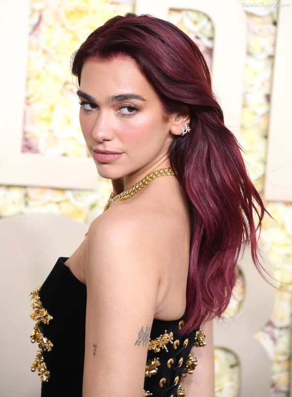 Dua Lipa photo 2 of 7804