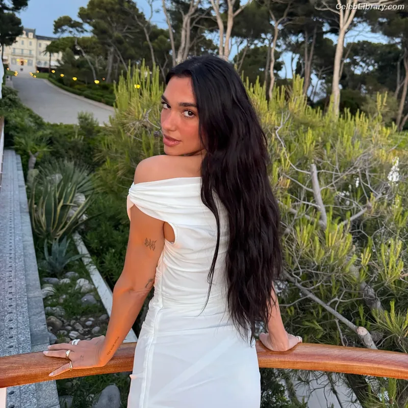Dua Lipa photo 6 of 7804