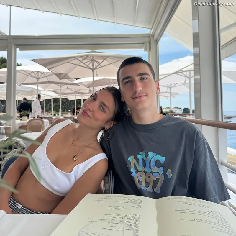 Dua Lipa photo 13 of 7804
