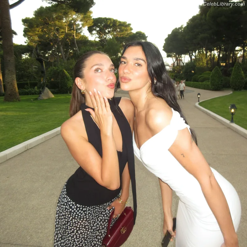Dua Lipa photo 16 of 7804