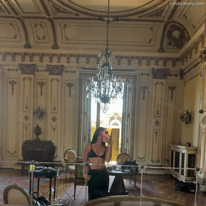 Dua Lipa photo 22 of 7804
