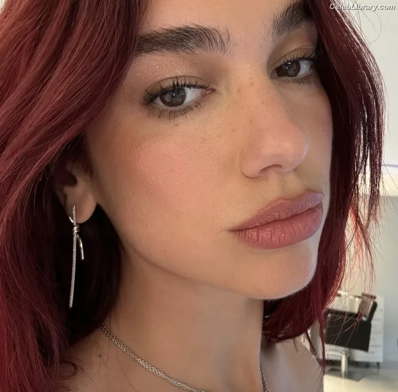 Dua Lipa photo 6 of 7804