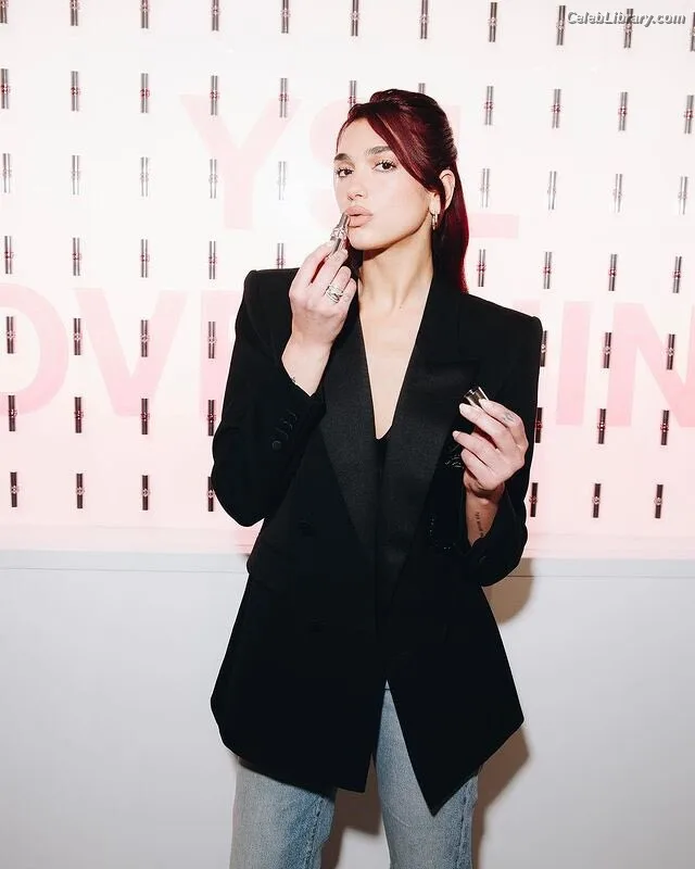 Dua Lipa photo 16 of 7804