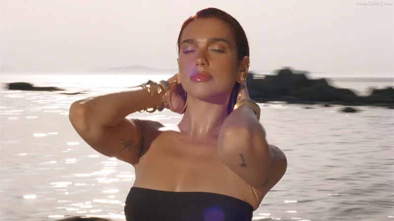 Dua Lipa photo 21 of 7804