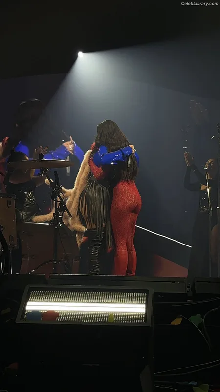 Dua Lipa photo 17 of 7804