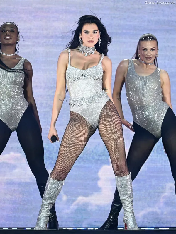 Dua Lipa photo 24 of 7804