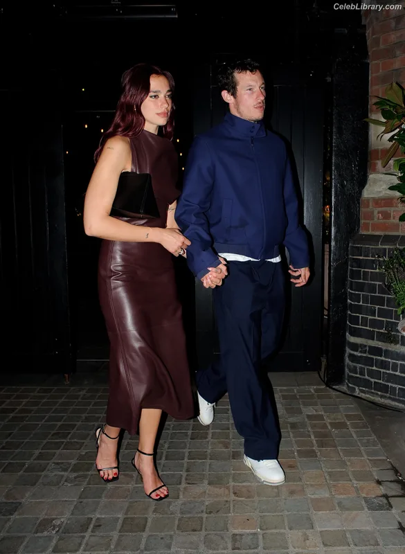 Dua Lipa photo 2 of 7804